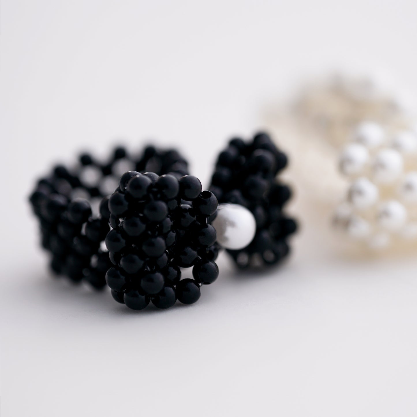 Pearl Bow Ring – Adjustable Elastic Design
