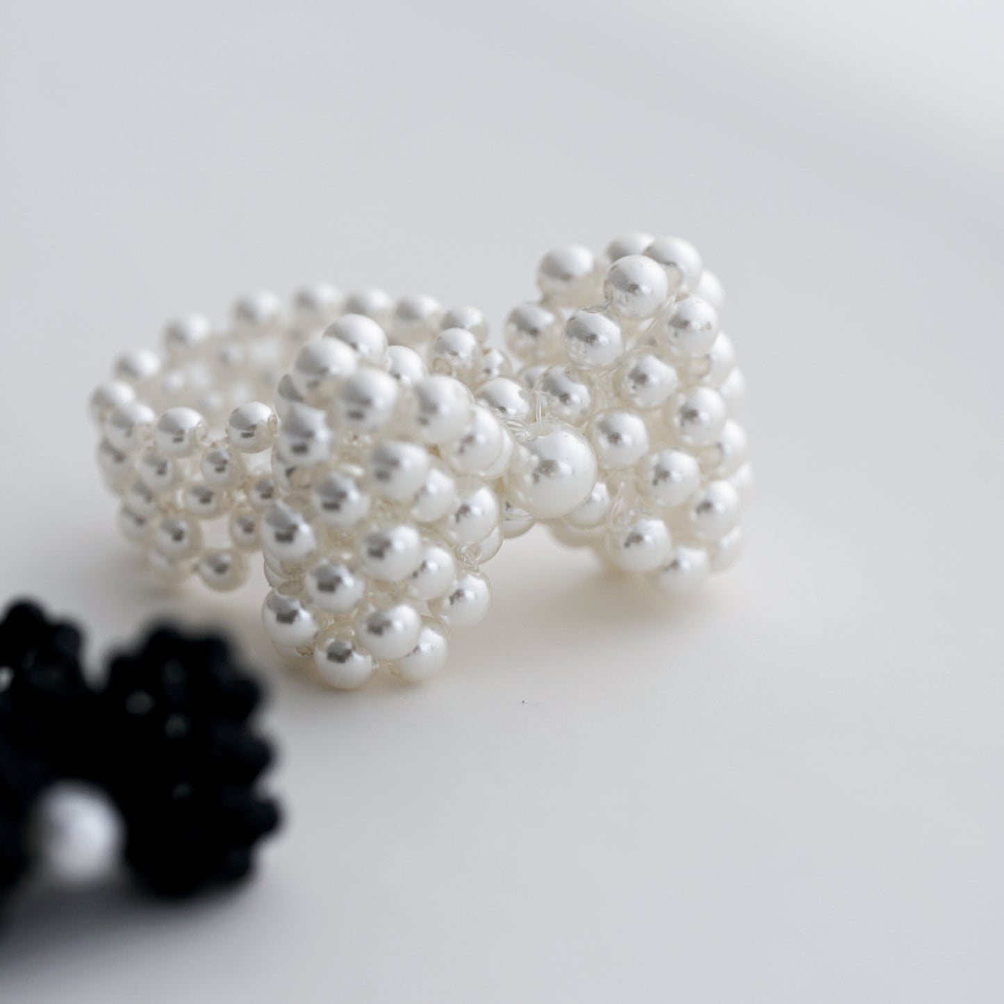 Pearl Bow Ring – Adjustable Elastic Design