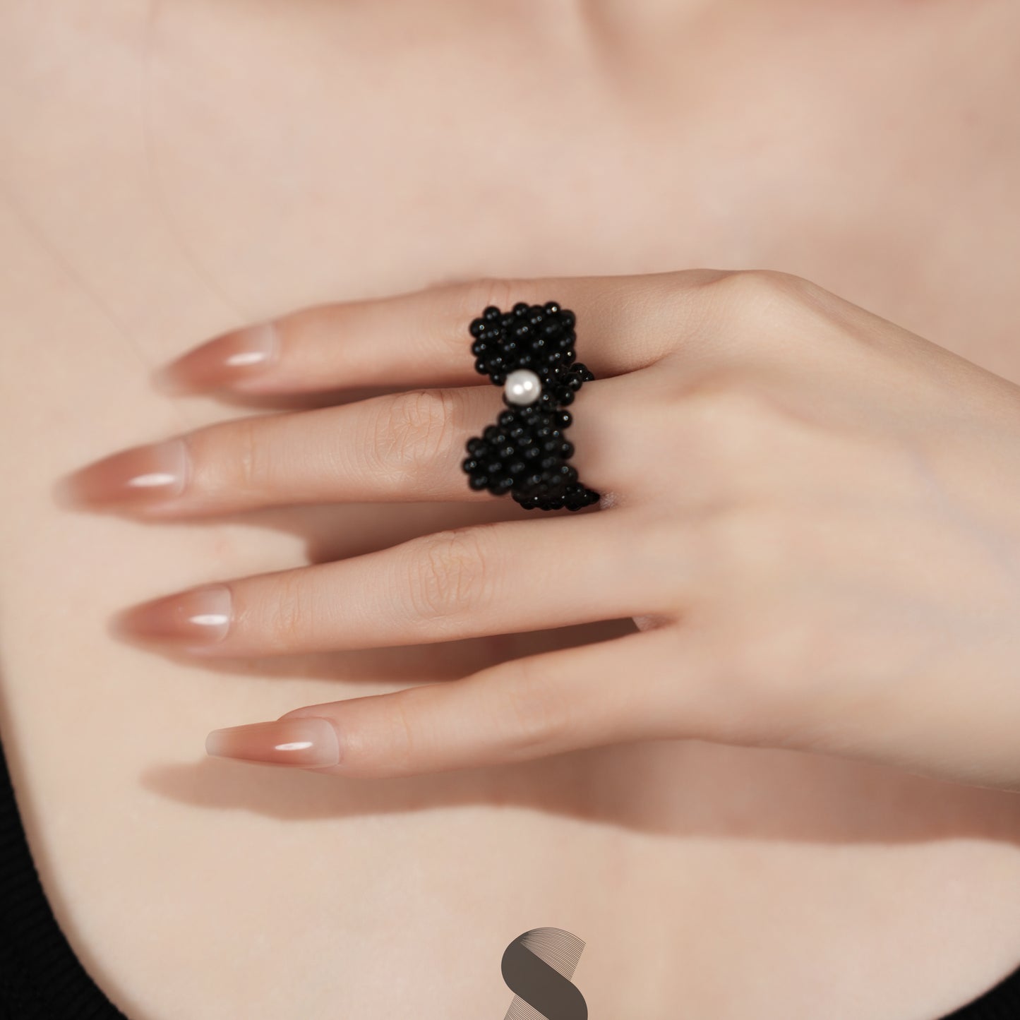 Pearl Bow Ring – Adjustable Elastic Design