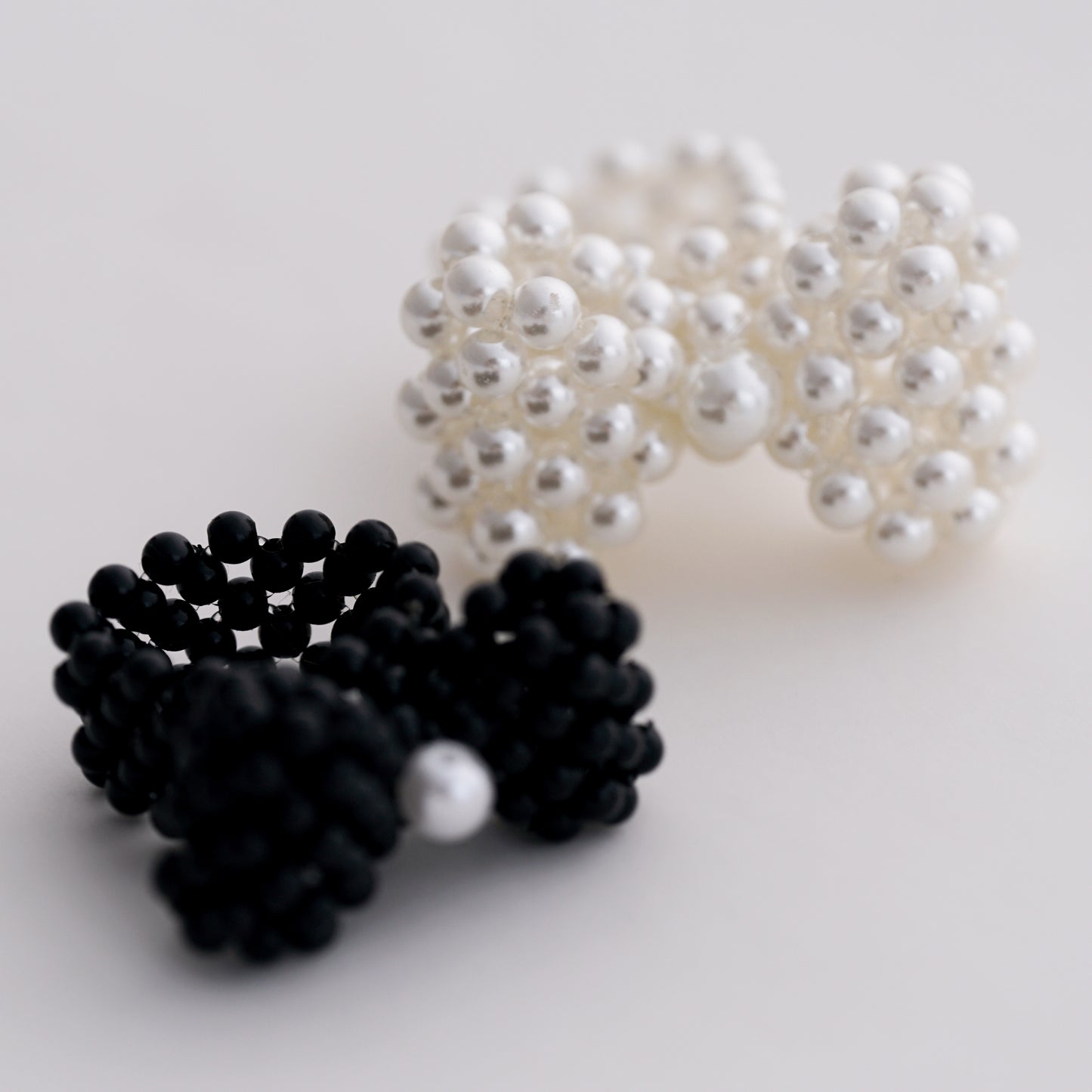 Pearl Bow Ring – Adjustable Elastic Design
