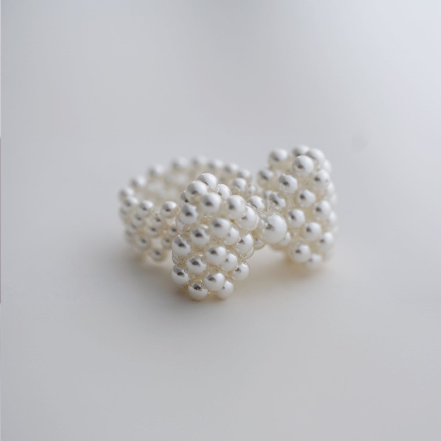 Pearl Bow Ring – Adjustable Elastic Design